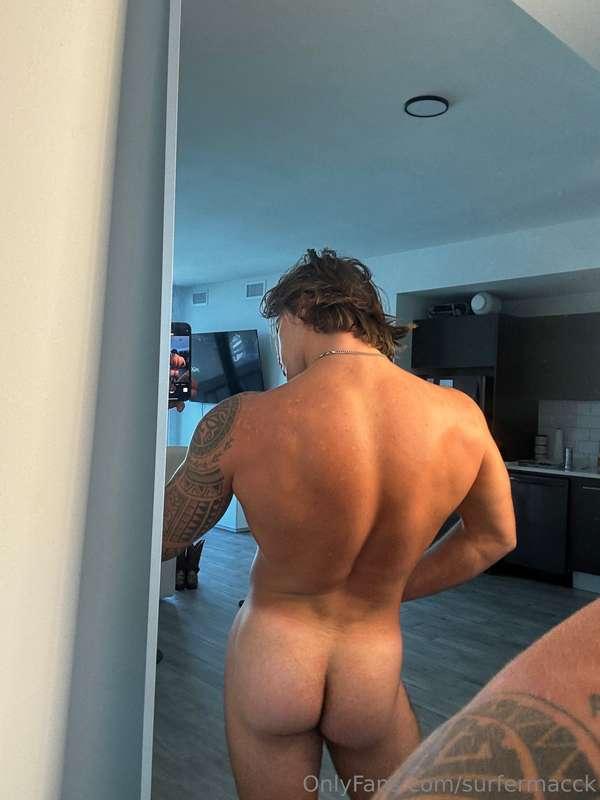 My back, just how you like it 🥵