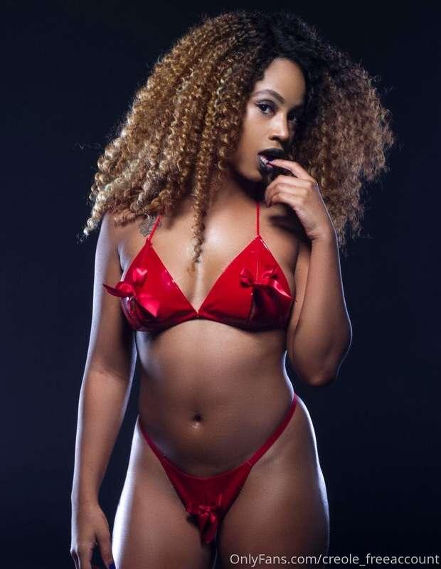 Sex tape? Or photo set today? Comment below 👇