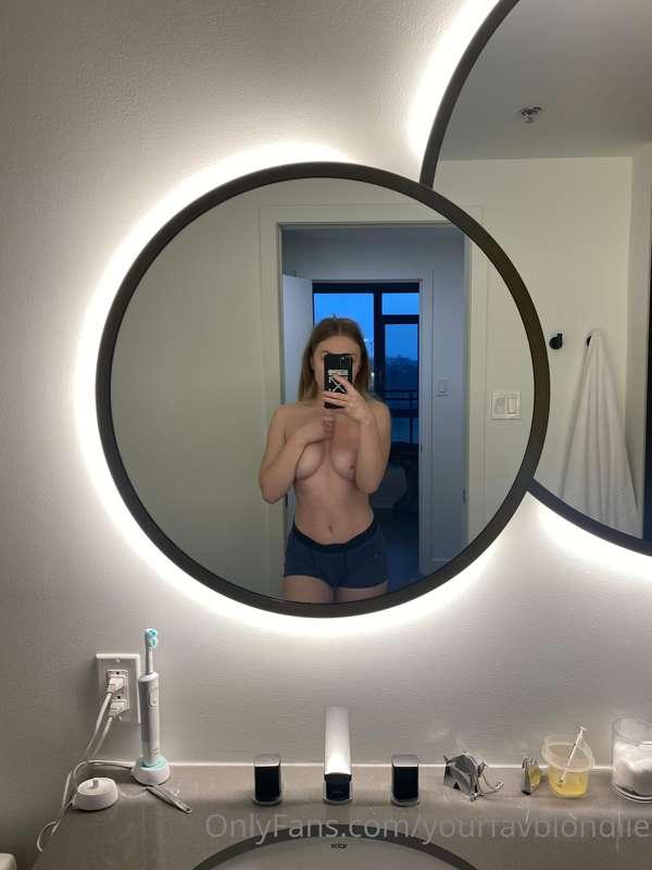 wake up in your boxers😉 GOODMORNING🌅
