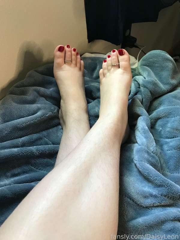 #fyp #toes #soles #foot #feet #footfetish #legs #hairy #toering