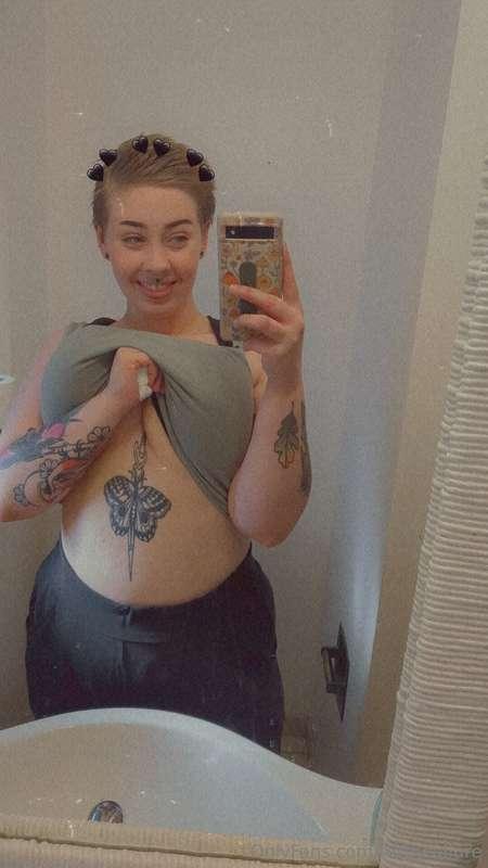 Sorry I haven't been able to post much 🥺😩 I've been busy mov..