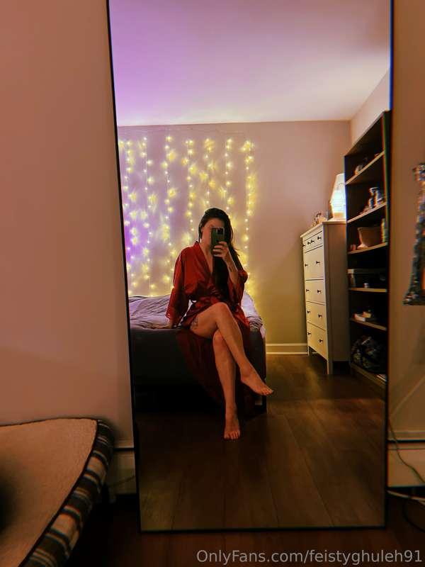 Bedtiiiiime 🙌🏼 time for skincare ✨ weed ✨ orgasms ✨🙏🏼
