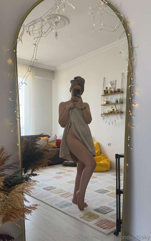 Böyle sıcak bir günde giyinmek mi 🥵🍑 sen sıcakta ne yapıyors..