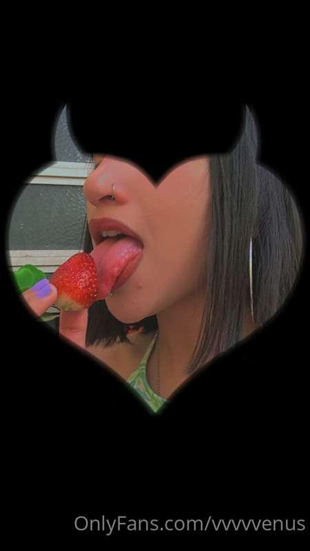 Do you like strawberries like me? 🍓🔥