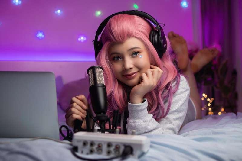 Chill on a weekend night together vibes 💕🎼