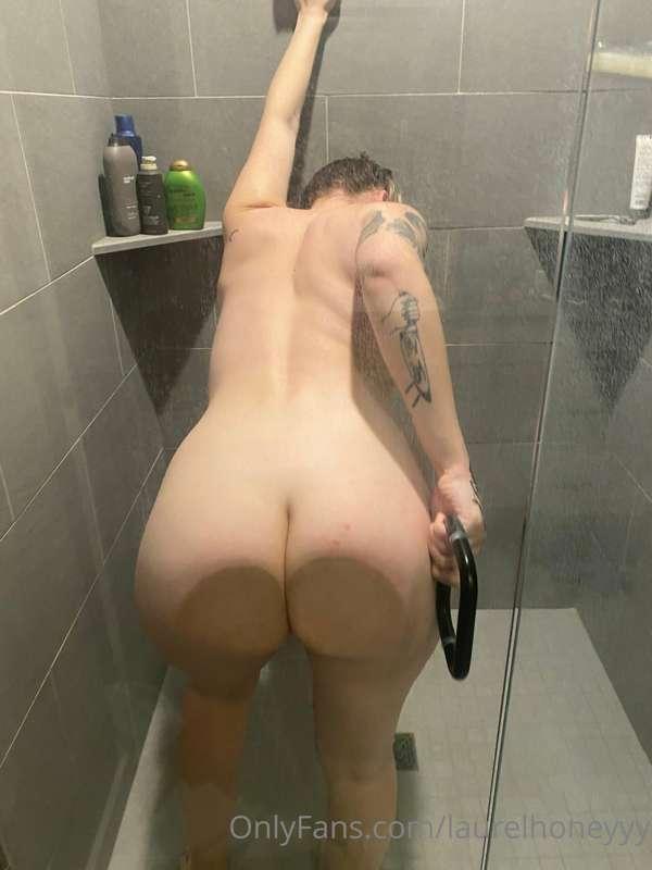 Imagine me pushed up against the glass while you’re fucking ..