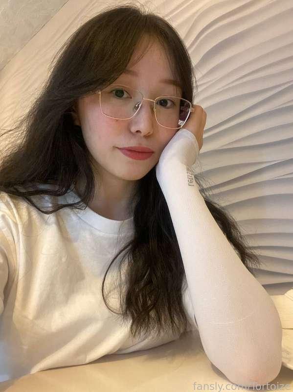 Do you like my selfie? 😋
If you saw me, could you guess im on fansly? 🤣
#selfie #cute #nerd #glasses #asian #shy

