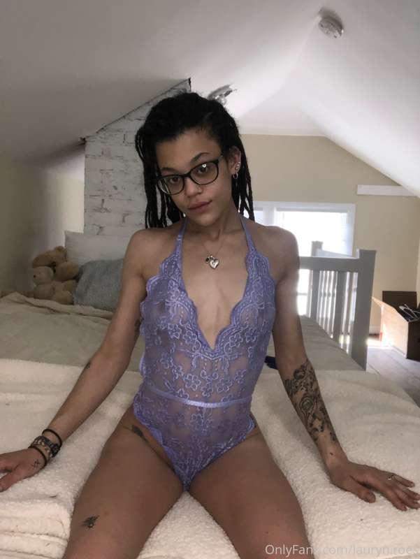Swipe to move lingerie to see my perky tits😇🌹