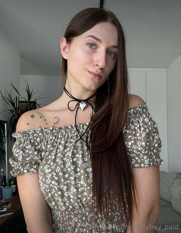 The dress is beautiful...but maybe it's better without it? 🙈