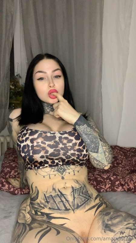 I wanna be your naughty girl 😈