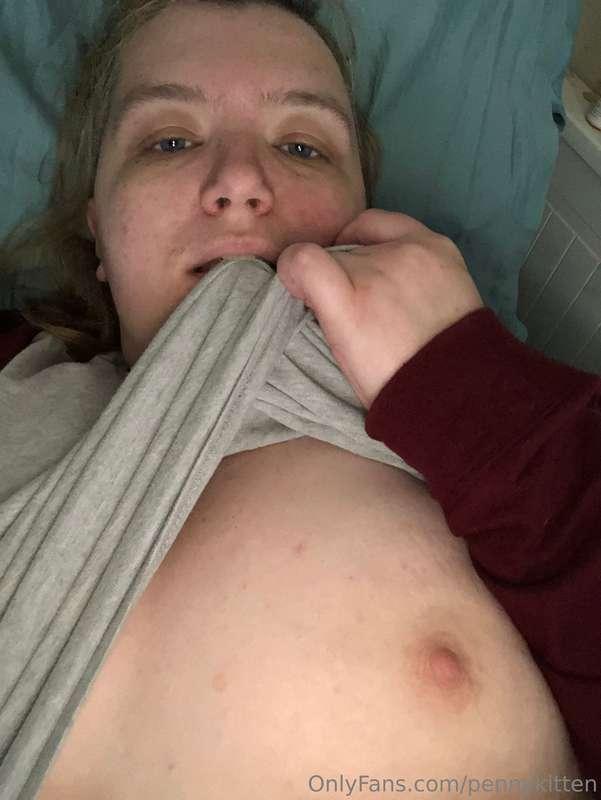 Sleepy nip for you 😘