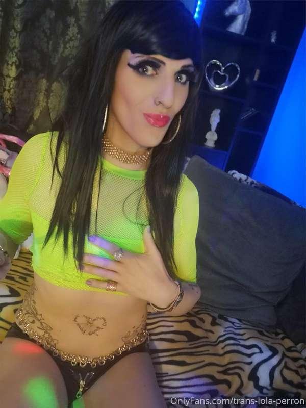 trans-lola-perron image #7