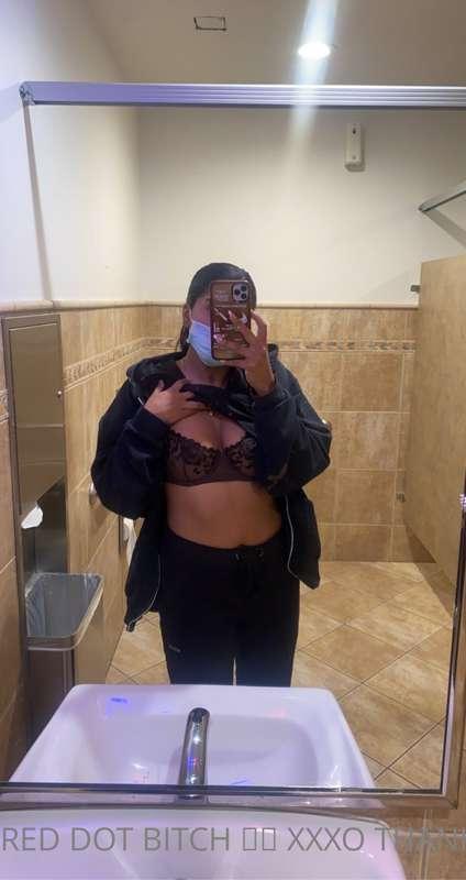 another monday in the mirror at work lol