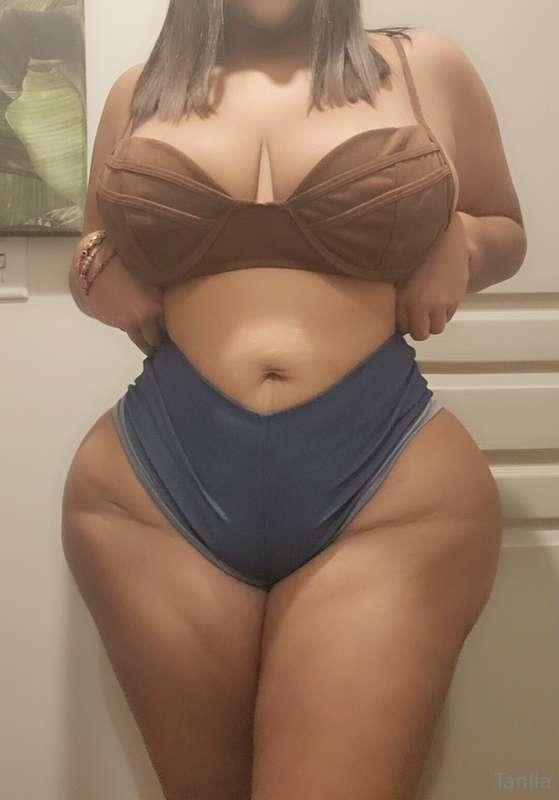 How do my new coochie cutter shorts look? Wana see the back?..