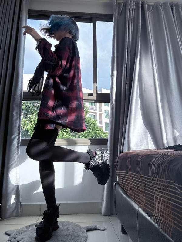 grunge girl outfit? or something like this :3

#fyp #grunge #grungegirl #skinny #stockings #altgirl #petite #nonbinary #androgynous