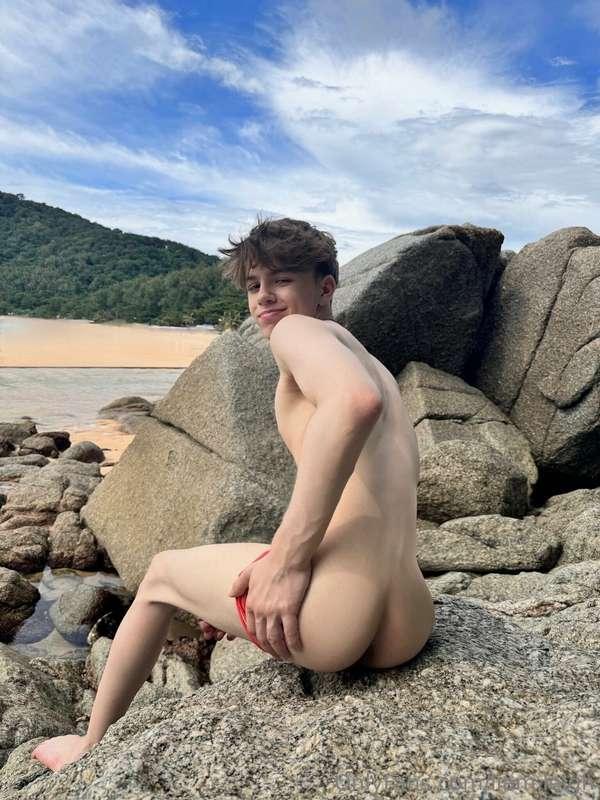 Love the nude beach🥵