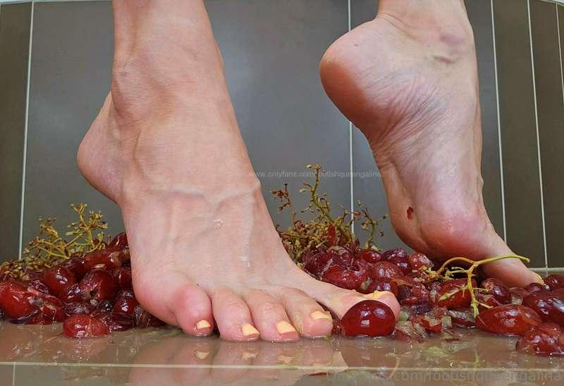These grapes didn't stand a chance... 🤣