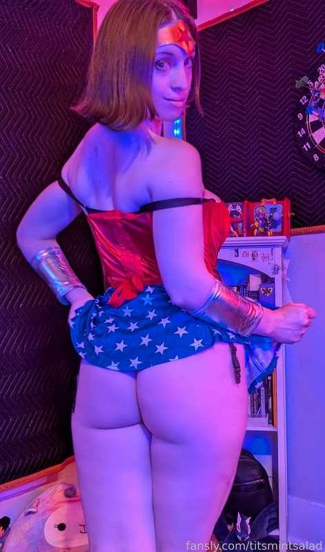 Wonder booty 😈

#fyp #cosplay #wonderwoman #curvy #ass #pawg #shorthair #dc #skirt #titsmintsalad