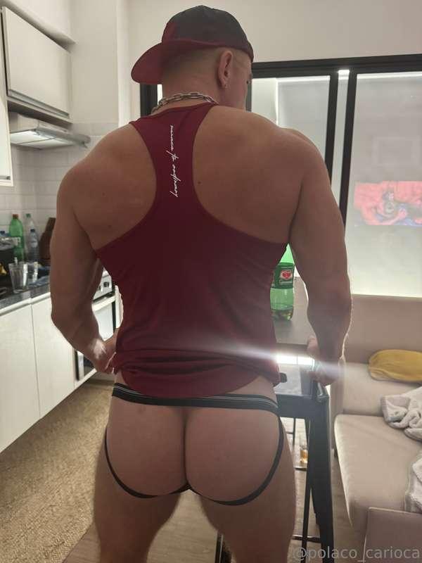 Do you like jocks? 😈