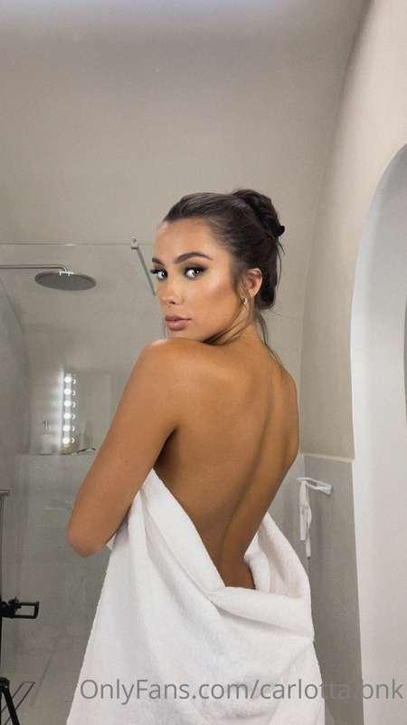 Time for a new shower set 🚿 don't you think? 🤍