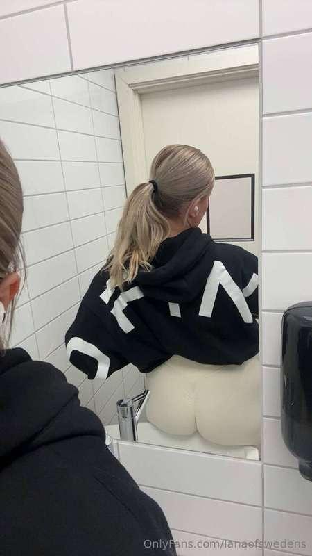 Du kan väll inte missat mitt kk konto🫢 @lanapremium 