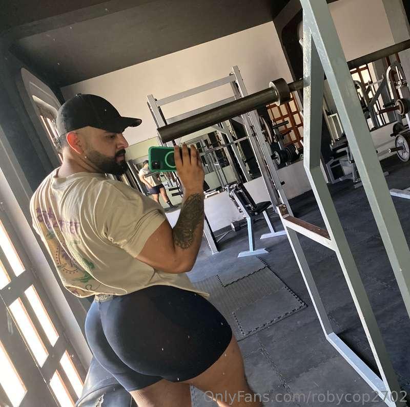 robycop2702 image #1