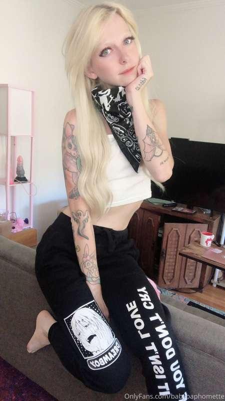just some casual outfit pics hehe more cuming later!
