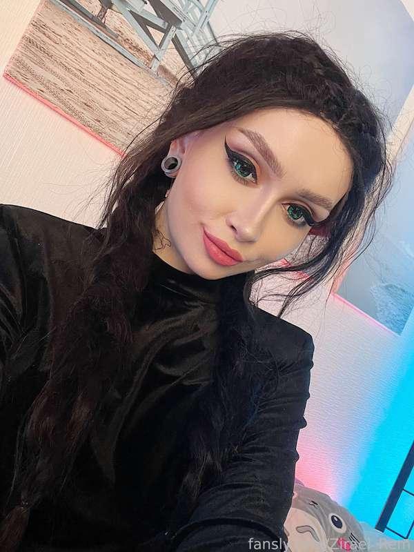 I remember how hard I wanted to remake one of my first cosplays - Wednesday Addams 😳