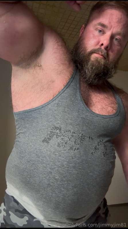 Sweaty flexing in my white briefs. Come sniff my pits 