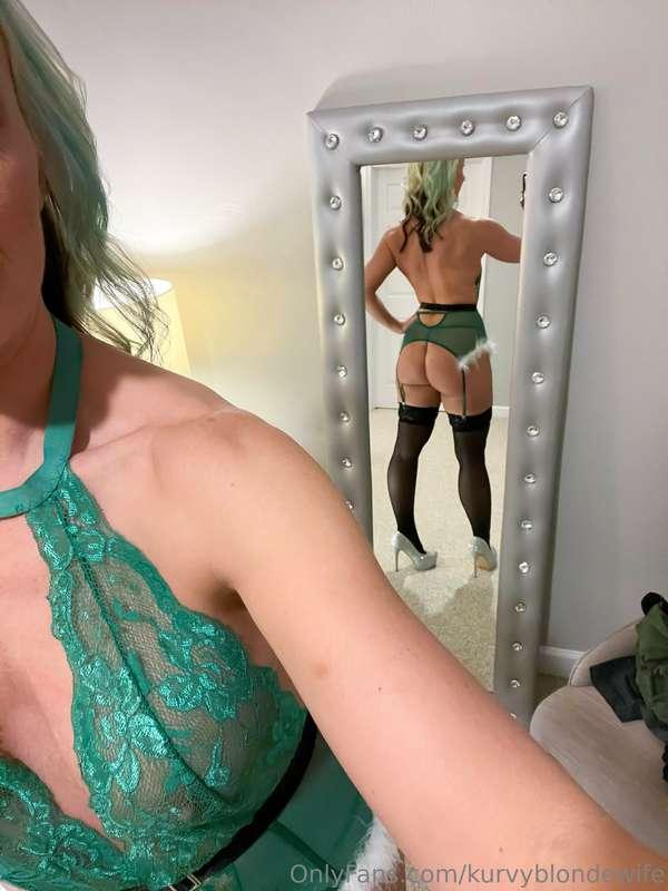 kurvyblondewife image #16
