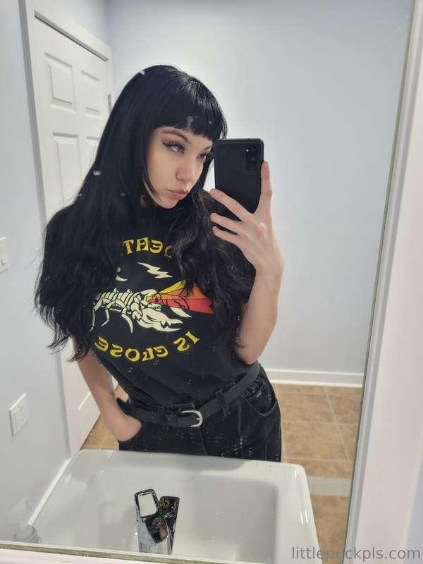 don't be scared buster, i'm just a girl 🖤