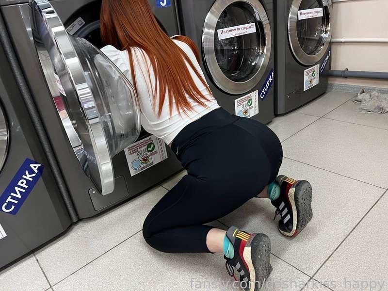 Will you get me out if I get stuck?🤤🙈#stuck #bigass #booty #legalteen #longhair #doggy #teenager #slim