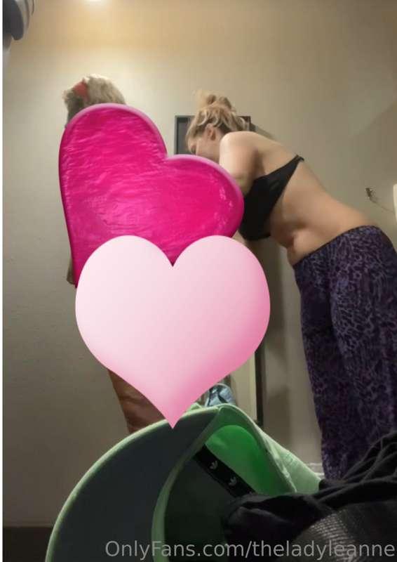 My mom is OFFICIALLY on OnlyFans! @lilybelladventures She’s ..