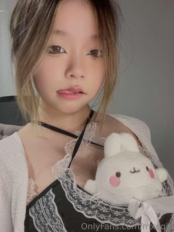 I want to put your cock where the bunny is..👅