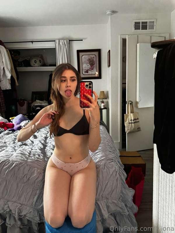 sooo horny today 😭👀