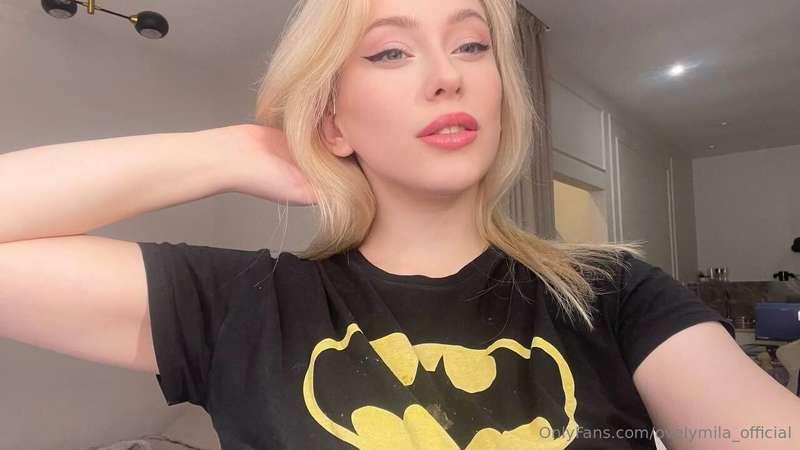 It's time for a selfie, but what do you do in the evening?😌