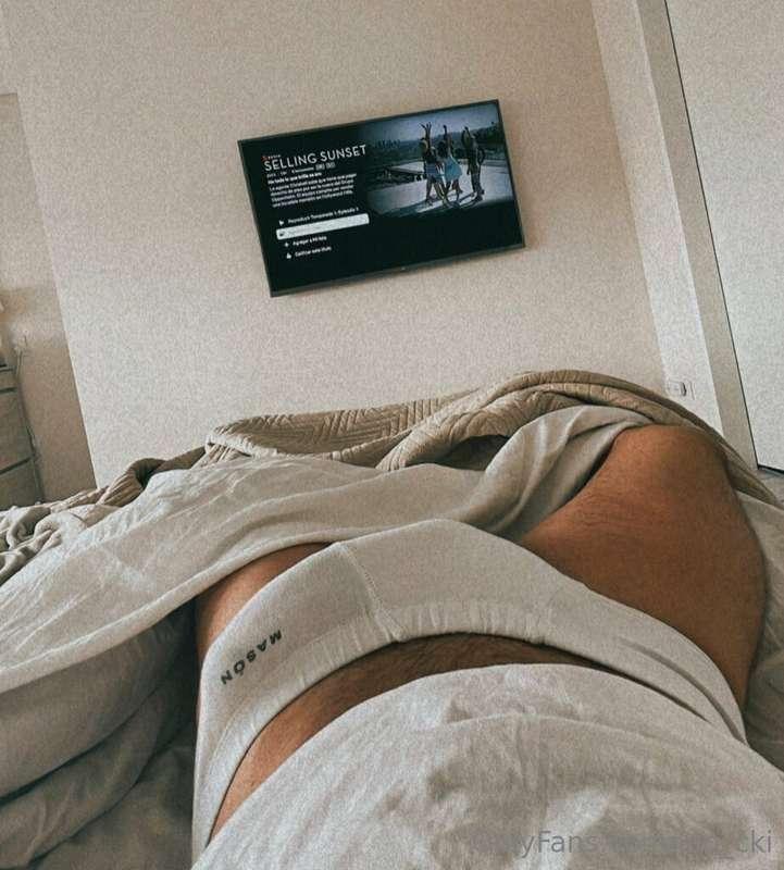 😈