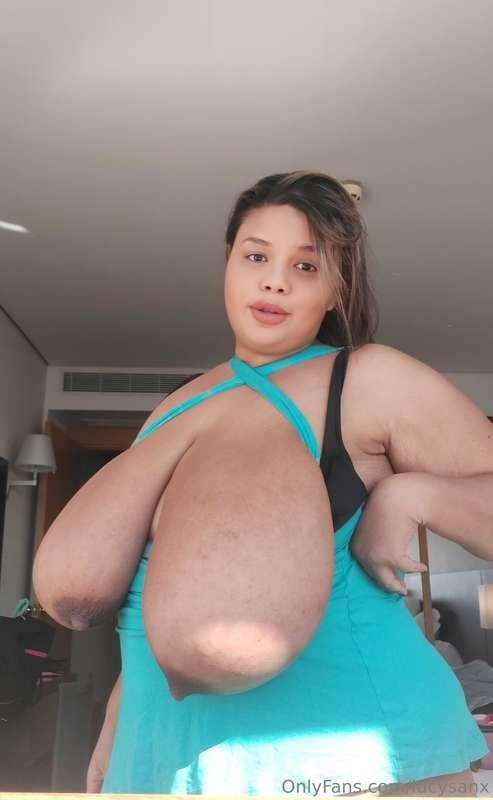 Who likes green????
Do i look good in green top? 7 fresh pho..