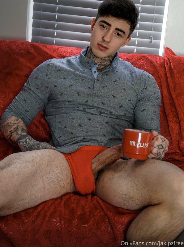 Anyone craving some coffee & cock on this Christmas morning ..
