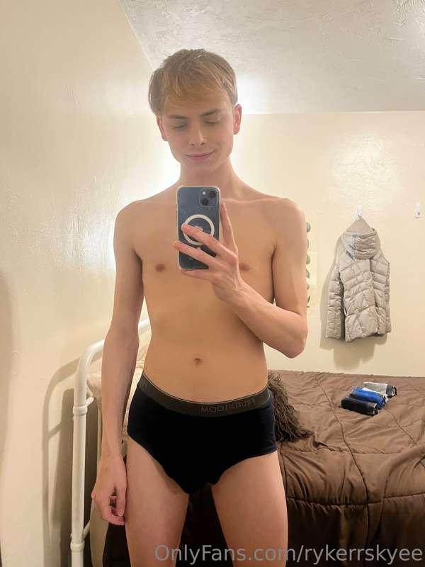 🩲 🚨 UNDERWEAR GIVE AWAY🚨 🩲 
I have 6 pair in total that I wi..