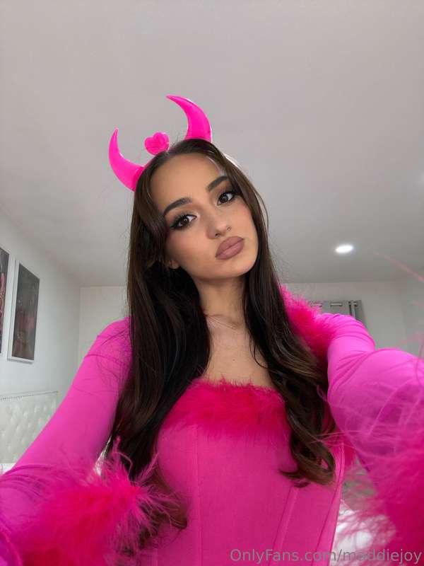 your naughty pink devil 🥵