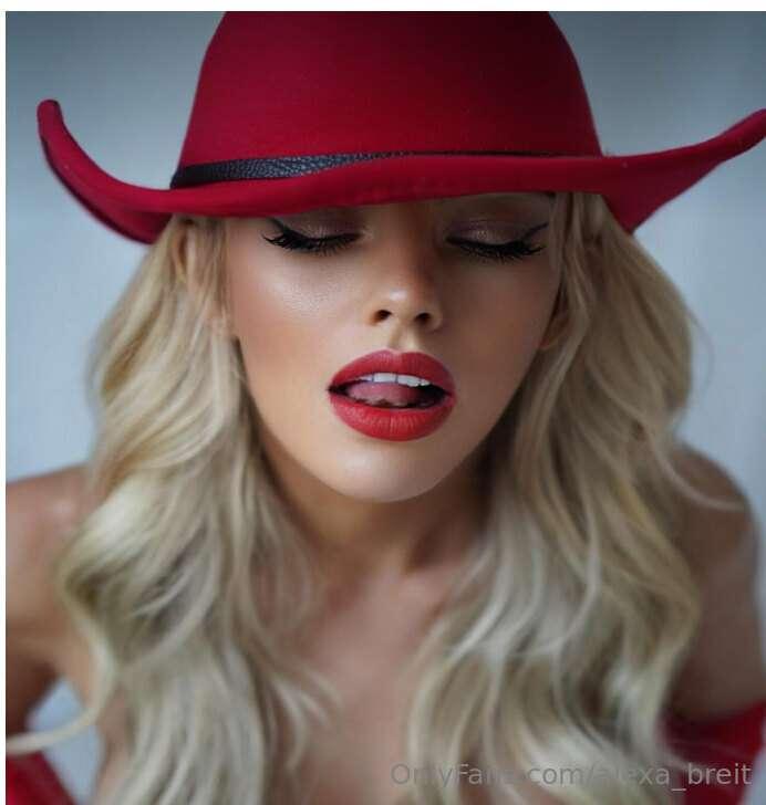 RED HOT 🔥 and waiting for you in the DM's 🥵