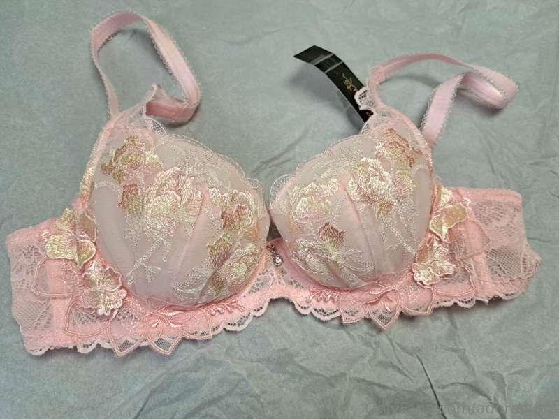 I'm thinking maybe some of you would like some custom videos..