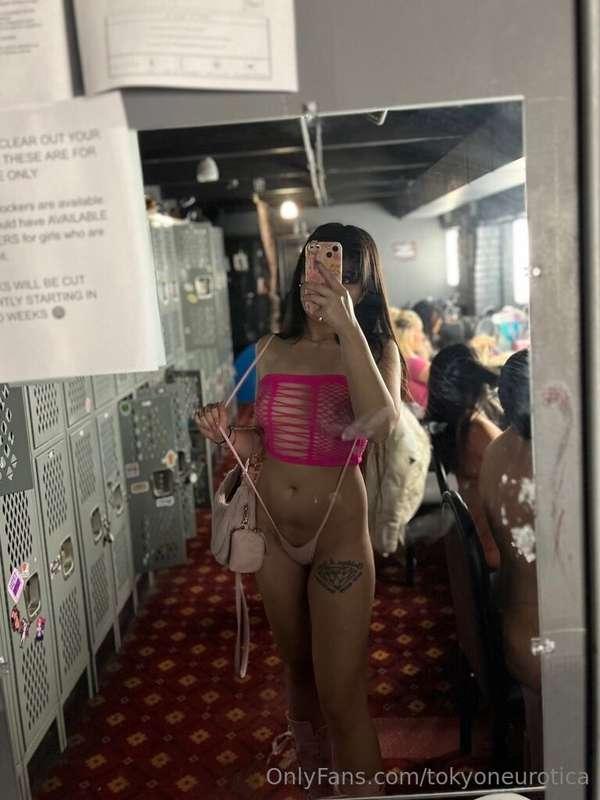 wowww happy titty tuesday!!sub to @heauxyzoe for bonus pics ..