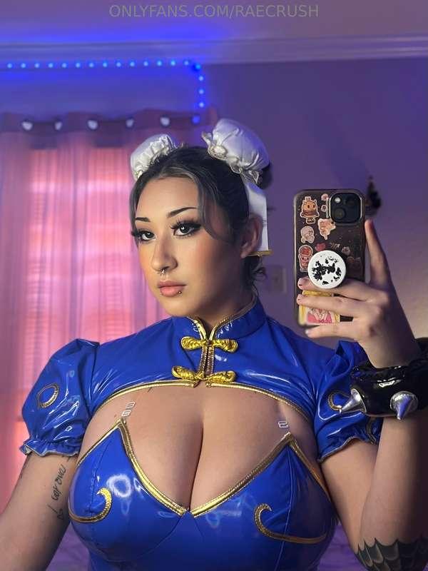 😚💙 bet you'd love to have your face in them (chun-li: street..