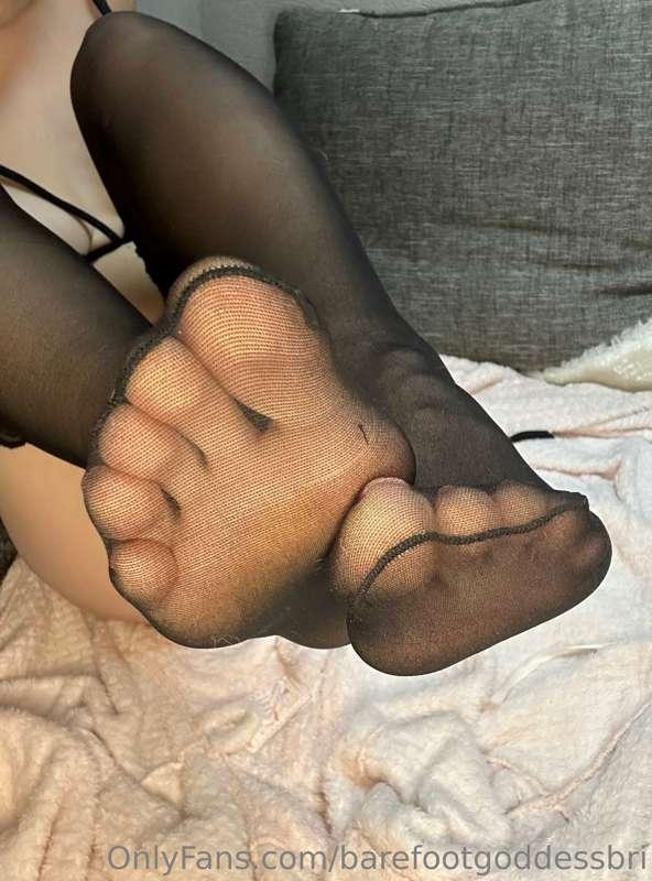 Nylon toes someone? 🙈😈