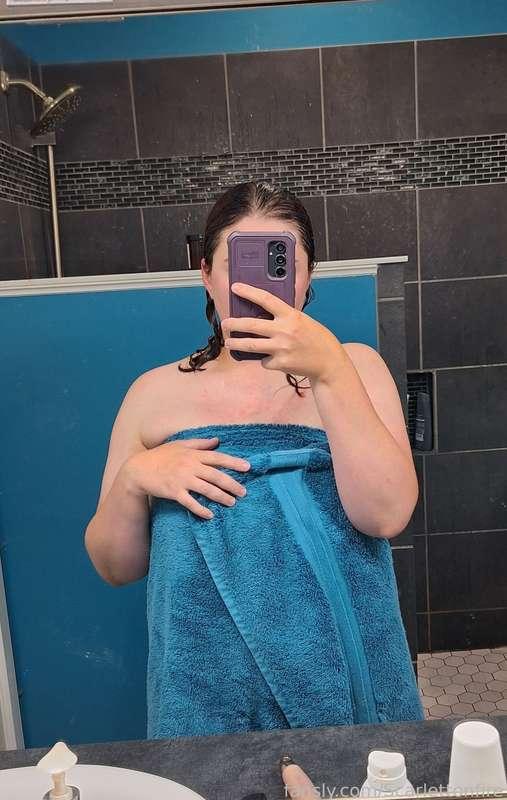 Fresh out of the shower. Ready to get dirty again.
#milf #chubby #bigtits #hotmom #shower #hangers #tummy #mombod #over30 #fyp