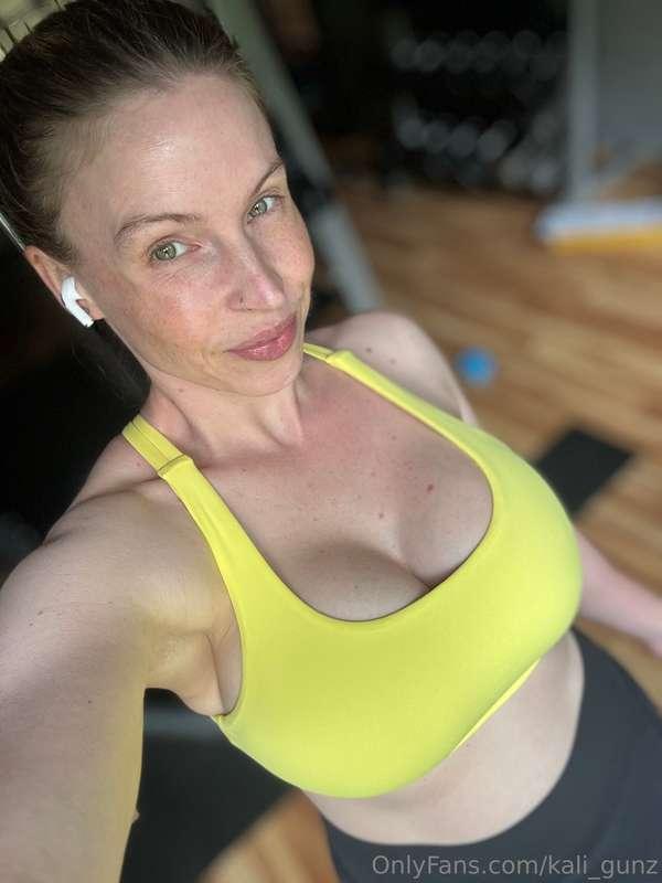 Are you going to workout with me today? 😏💦