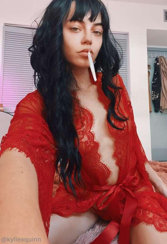 Do you like girls that smoke? 😉 Ask for my smoking set 