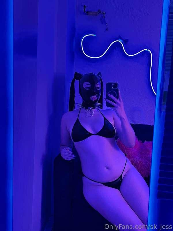 cute latex doll showing submission 🐈‍⬛